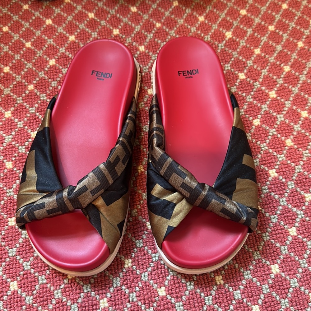Fendi shoes size 36 brand new - Picture 2 of 3